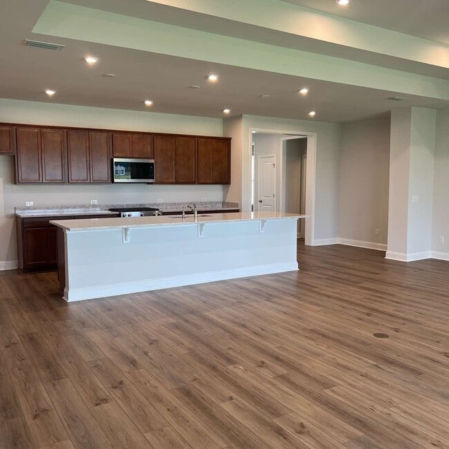 Building Photo - 331 Flycatcher Dr