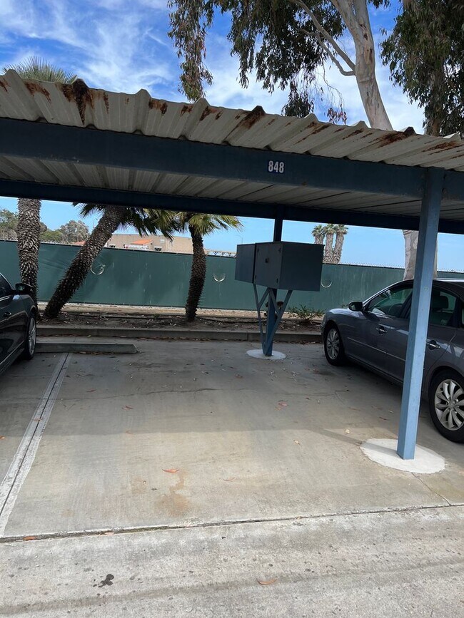 Building Photo - Condo at the Beach - Surfside III HOA