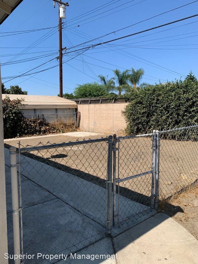 Foto del edificio - 3 br, 1 bath House - 1335  E. Kingsley Ave.