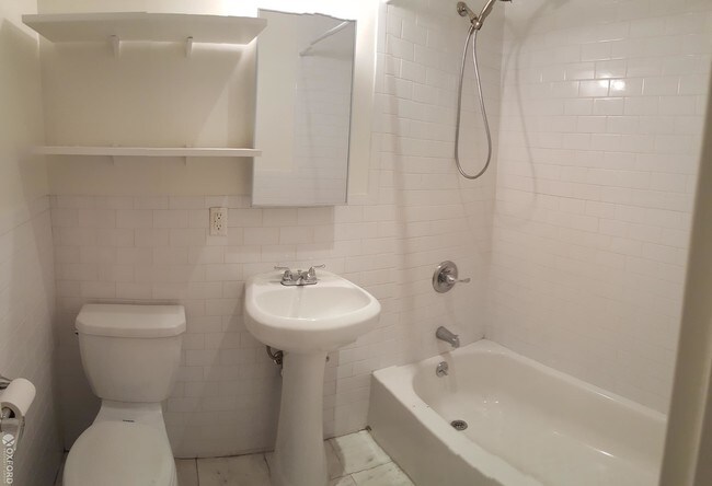Building Photo - 310 West 21st Street