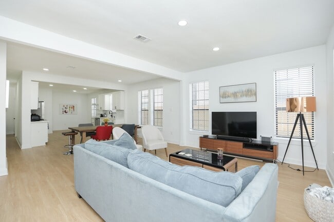 Building Photo - 1842 Palm St