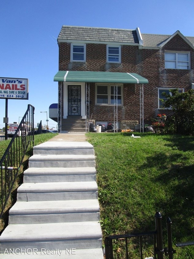 Primary Photo - 7275 Rupert St