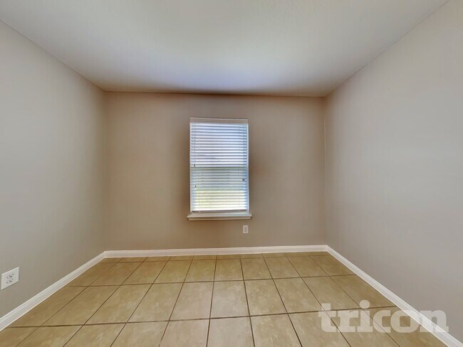 Foto del edificio - 329 Shoshone Ridge Dr