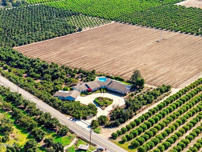 Foto del edificio - 13922 Foothill Rd