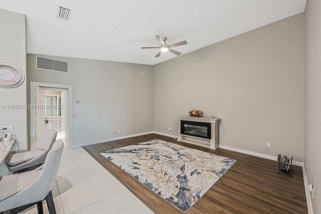 Foto del edificio - 10733 SW Elsinore Dr