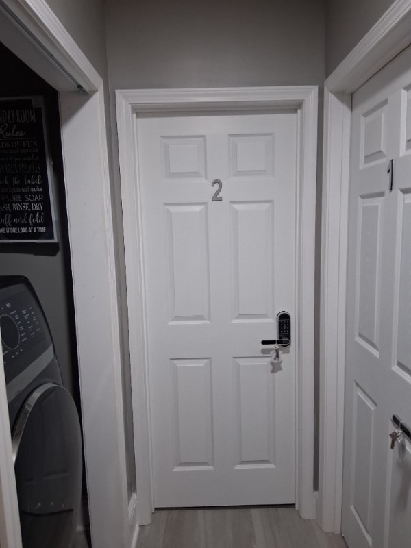 Building Photo - 350 Hill Park Dr