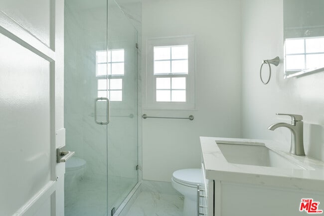 Foto del edificio - 1154 Cochran Ave