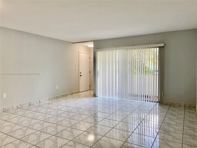 Building Photo - 9354 SW 77th Ave