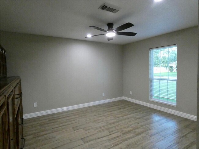 Foto del edificio - 8919 Winding River Dr