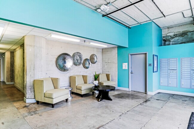 Foto del edificio - 825 E 4th St