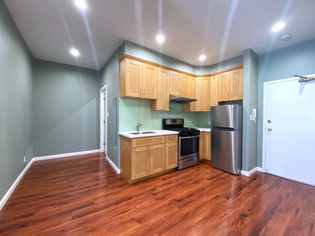 Building Photo - 2 bedroom in San Francisco CA 94108