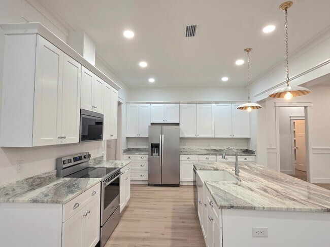 Foto del edificio - 4 Bed/4 Bath - Brand New Build