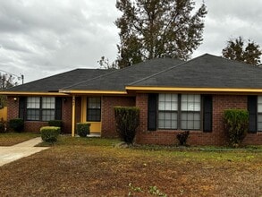 Building Photo - 867 Birchwood Ln