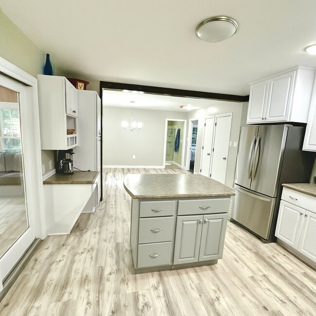 Foto del edificio - Beautiful Three Bedroom house for rent @ R...