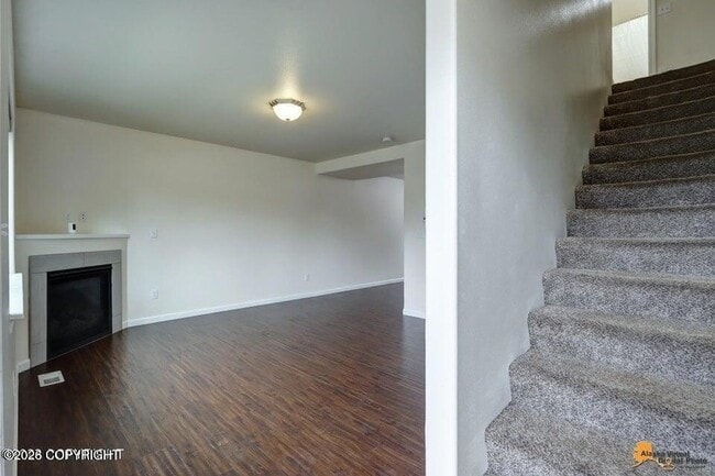 Building Photo - 1337 E 14th Ave
