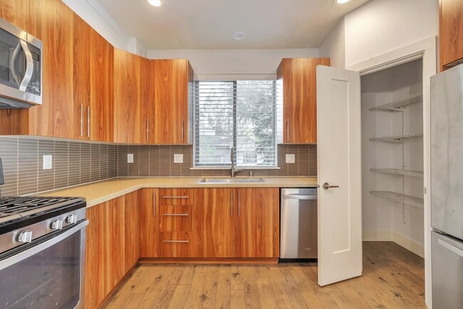 Foto del edificio - 309 S 47th St