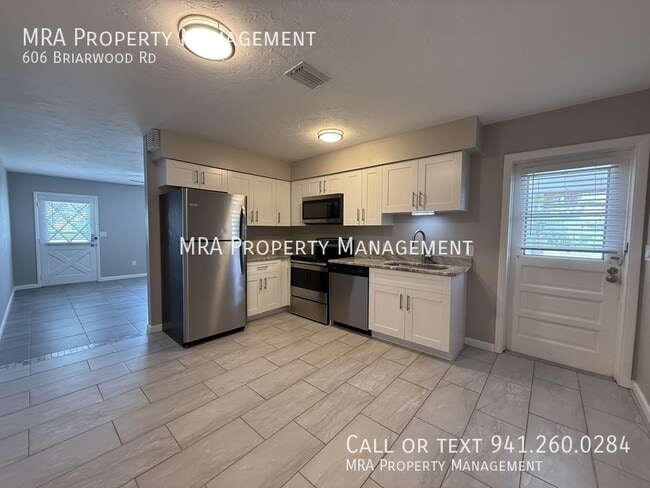 Building Photo - 606 Briarwood Rd