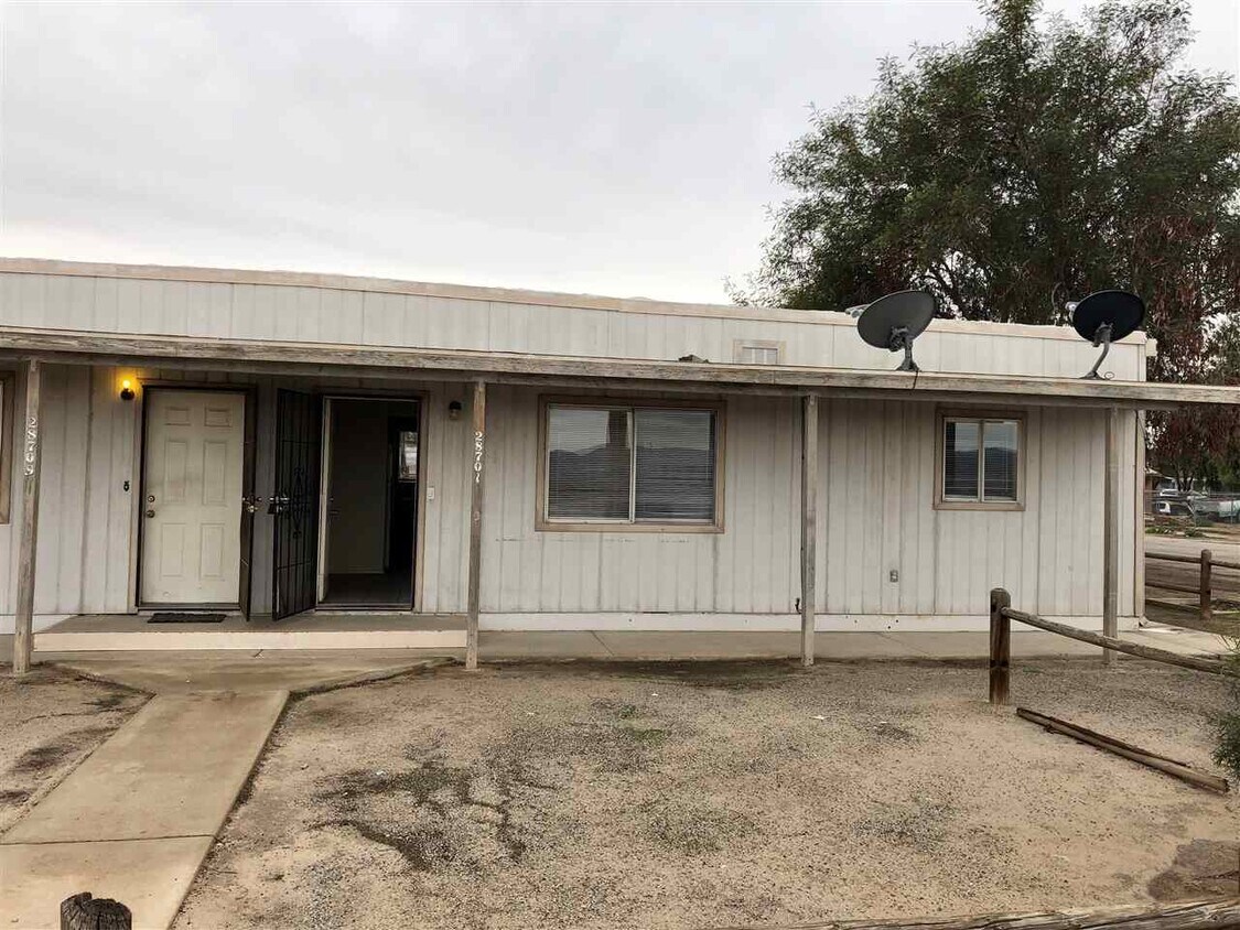 28707 Bakersfield Ave, Wellton, AZ 85356 Townhouse for Rent in