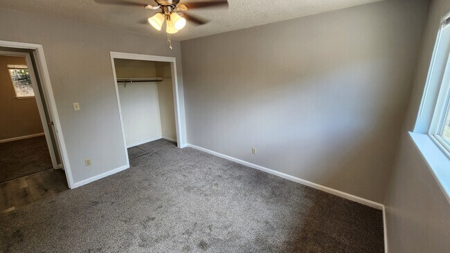Building Photo - 2879 Acacia Way