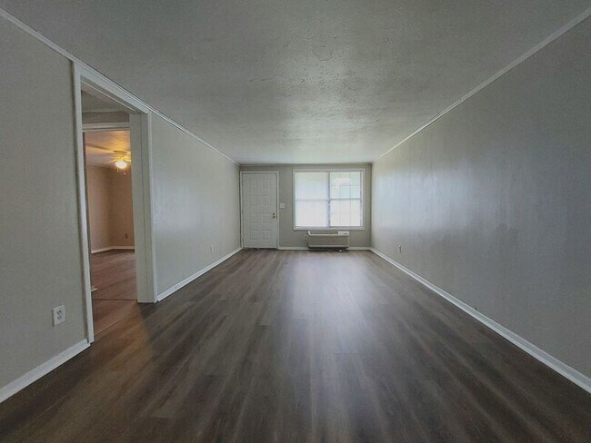 Building Photo - 1295 N Holland Pkwy