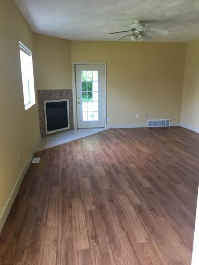 Foto principal - 615 Foxglove Ln
