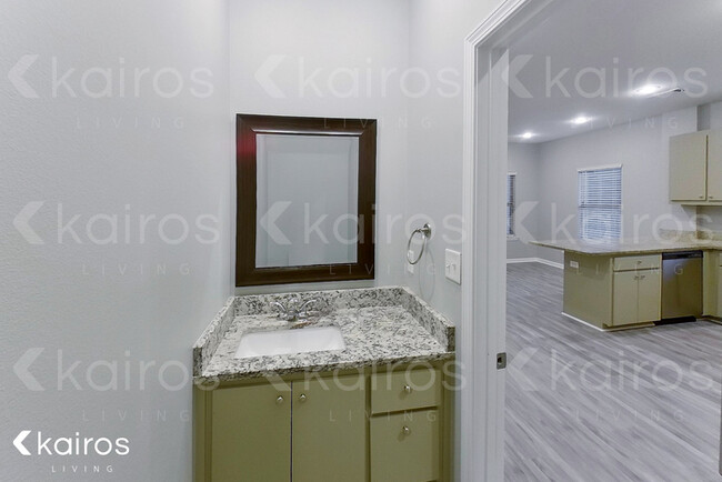 Foto del edificio - 2105 Perry St, Unit B