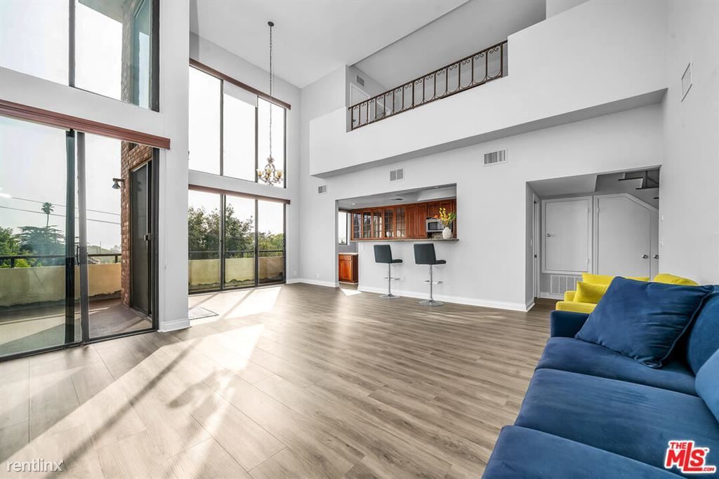 Foto principal - 3 br, 3 bath Condo - 1880 Veteran Ave Apt 308