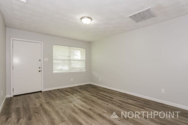 Building Photo - 2632 Sybil Dr