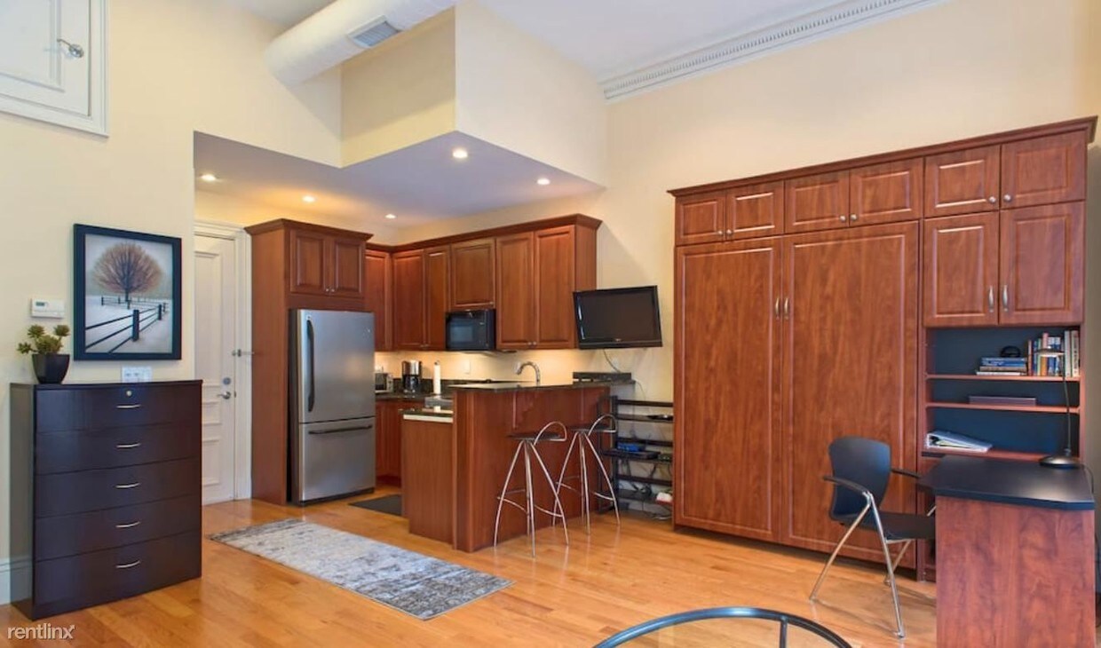 Building Photo - Studio, 1 bath  - 193 Beacon St