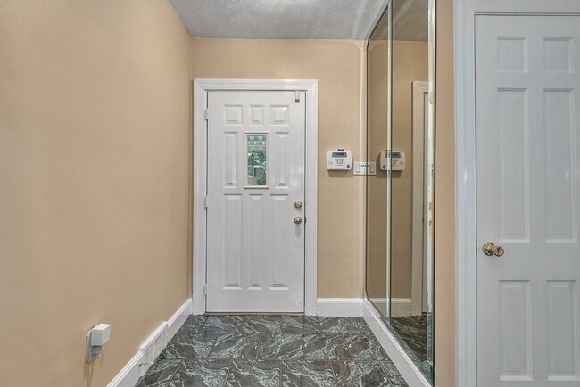 Foto del edificio - 5308 West Franklin Street