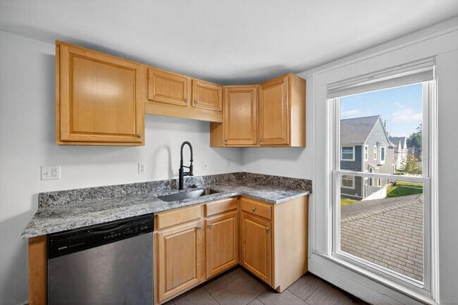 Building Photo - 814 Louis Ave