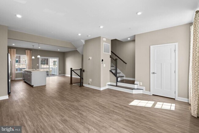 Building Photo - 100 Bethlehem Pl