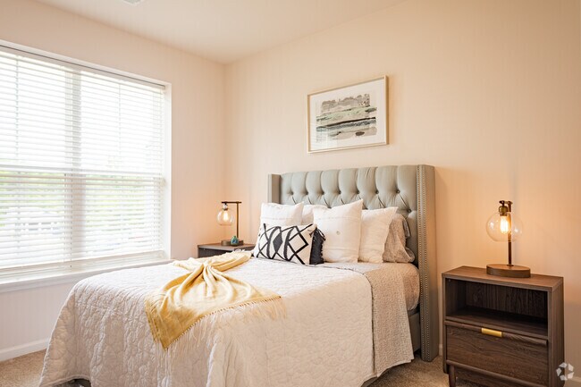 Wabash- 2HAB, 2BA - Crossroads Station Apartments