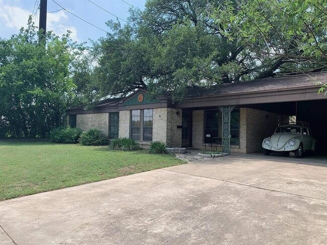 Building Photo - 5702 Fairlane Dr