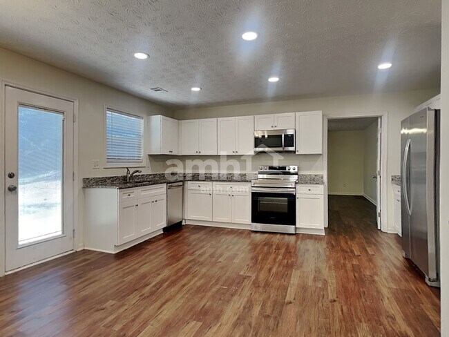 Foto del edificio - 3742 Fryeburg Ln