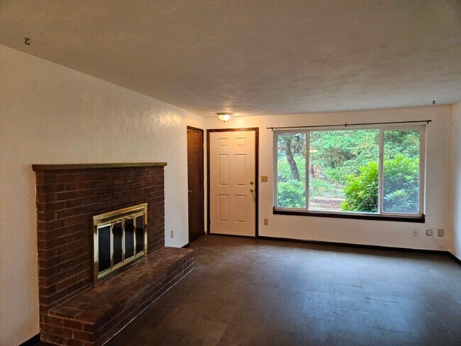 Foto del edificio - 2349 SW Crestwood Ct