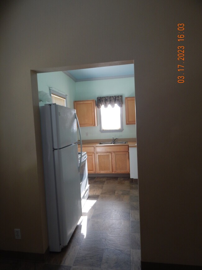 Kitchen - 401 E Sumach St