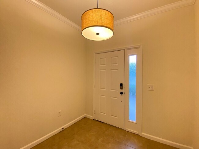 Foto del edificio - 3 Bedroom, 2.5 Bath Townhome with One Car Garage - Priced to Rent!
