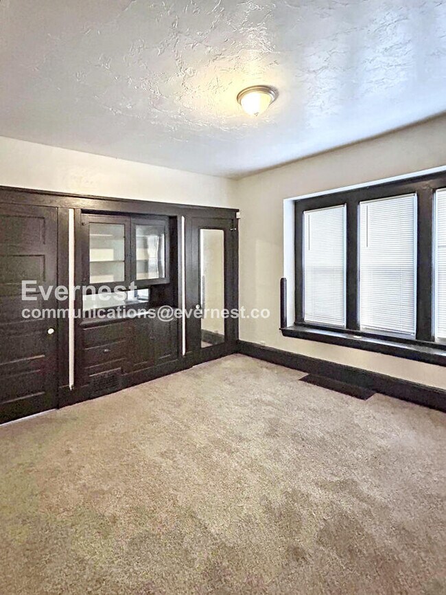 Foto del edificio - 10911 Hathaway Ave