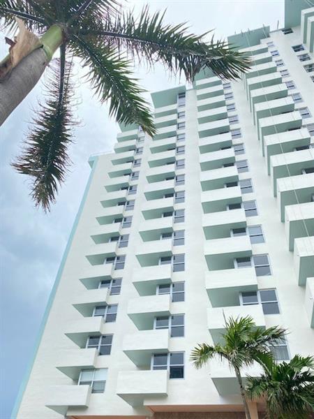 Building Photo - 2899 Collins Ave