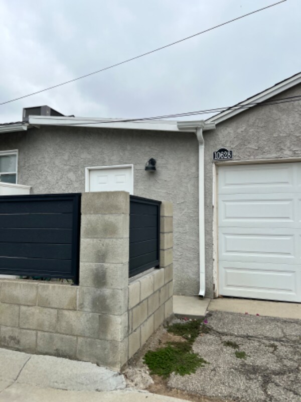 Foto principal - 17058 Kingsbury St