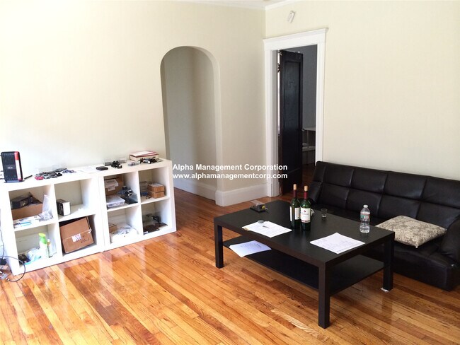 Foto del edificio - 349 Pleasant St