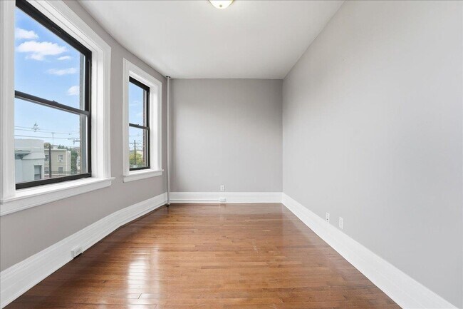 Building Photo - 134 Clifton Pl