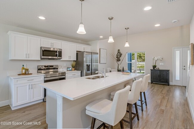 Foto del edificio - 187 Hidden Woods Pl