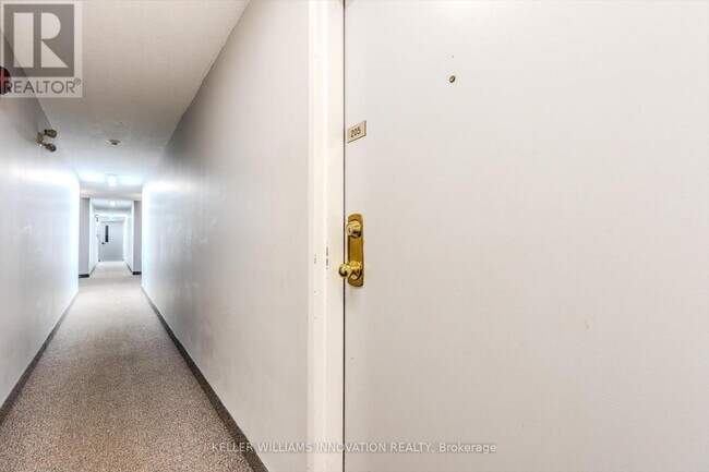 Photo du bâtiment - 30 Bridge St W