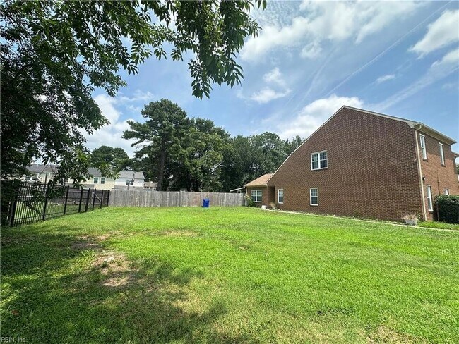 Foto del edificio - 4447 Rivermill Ct