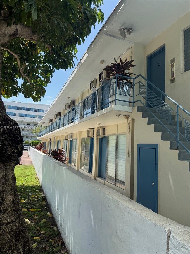 Foto del edificio - 1685 Jefferson Ave