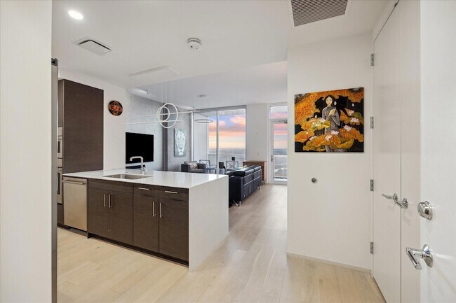 Foto del edificio - 301 West Ave