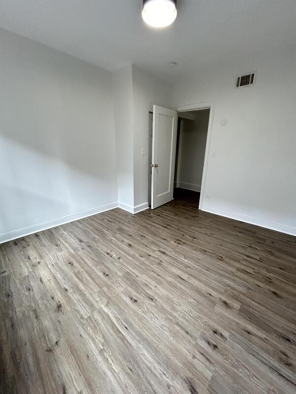 Building Photo - 6018 S St Lawrence Ave