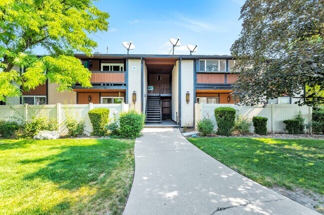Building Photo - 168 W Garden Park Dr